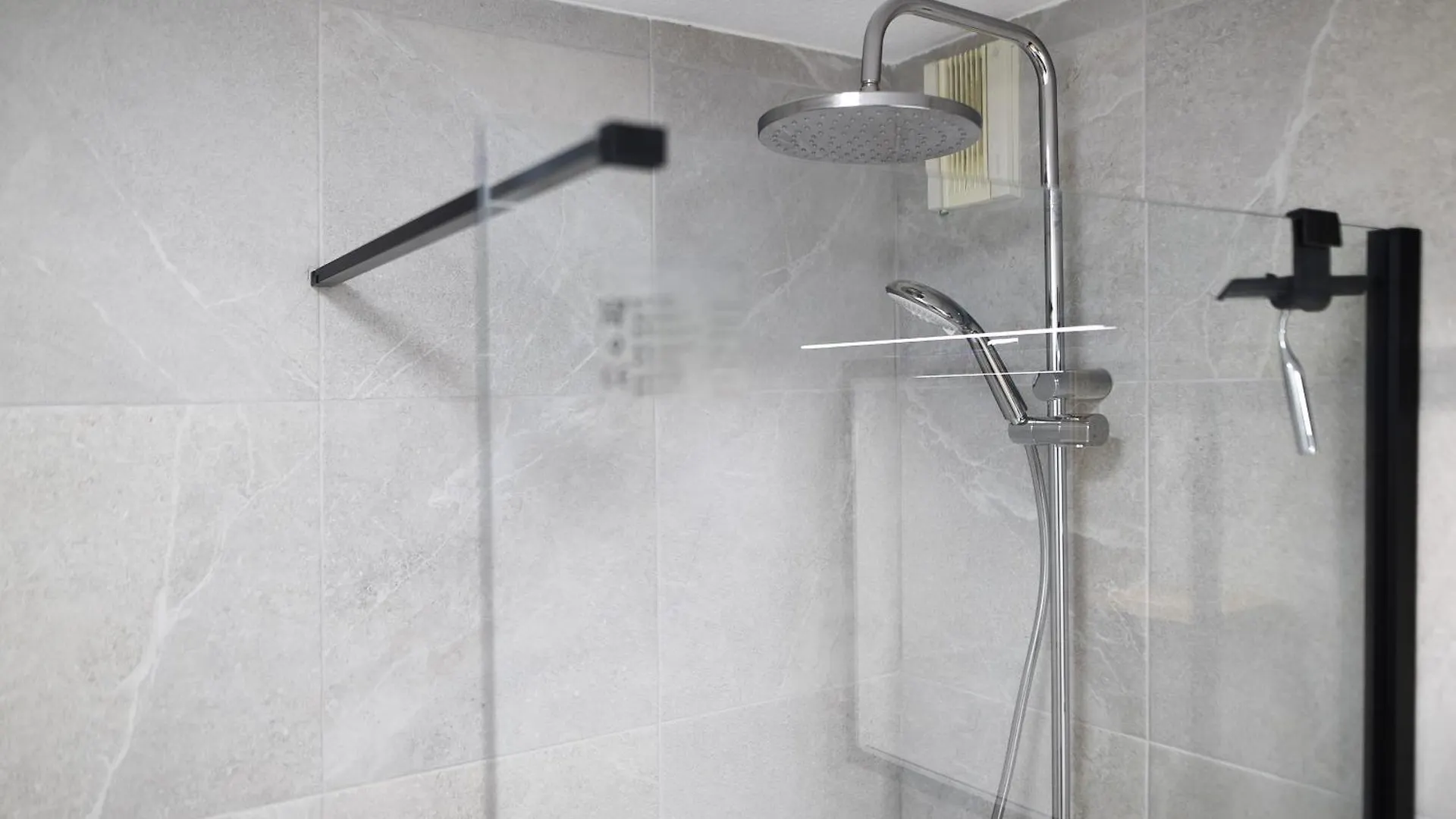 Chic T2 Avec Balcon Et Parking - Zenith, Hippodrome Apartment Toulouse