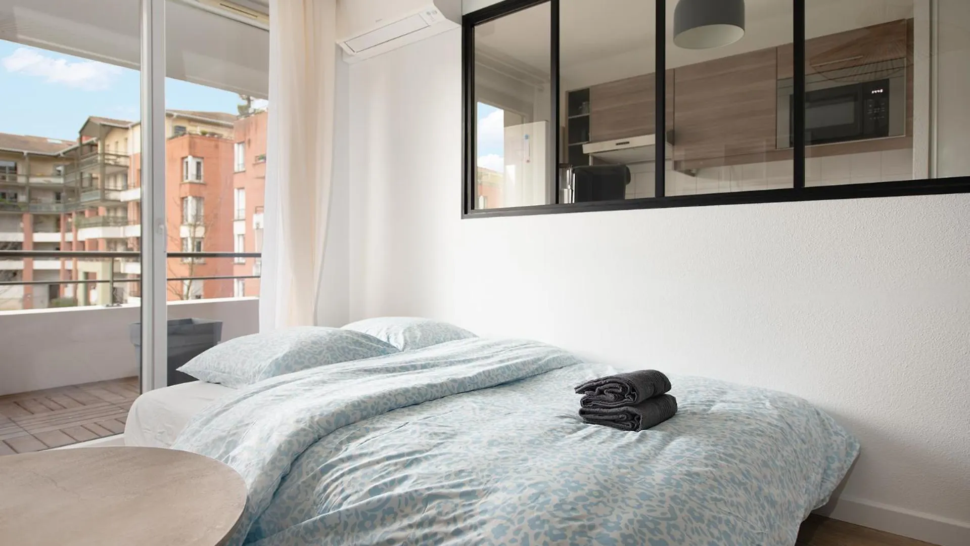 Chic T2 Avec Balcon Et Parking - Zenith, Hippodrome Apartment Toulouse France