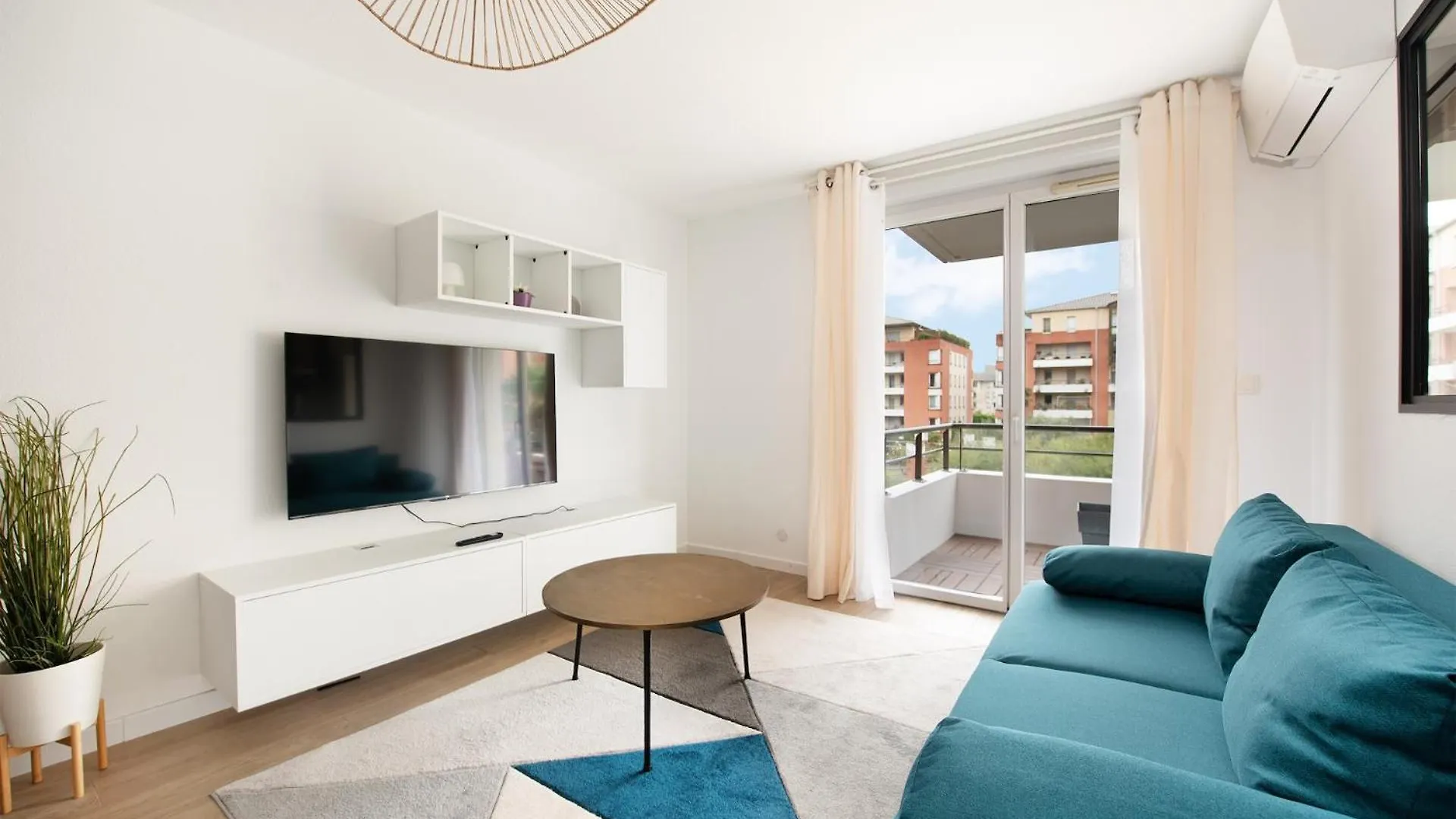 Chic T2 Avec Balcon Et Parking - Zenith, Hippodrome contacts
