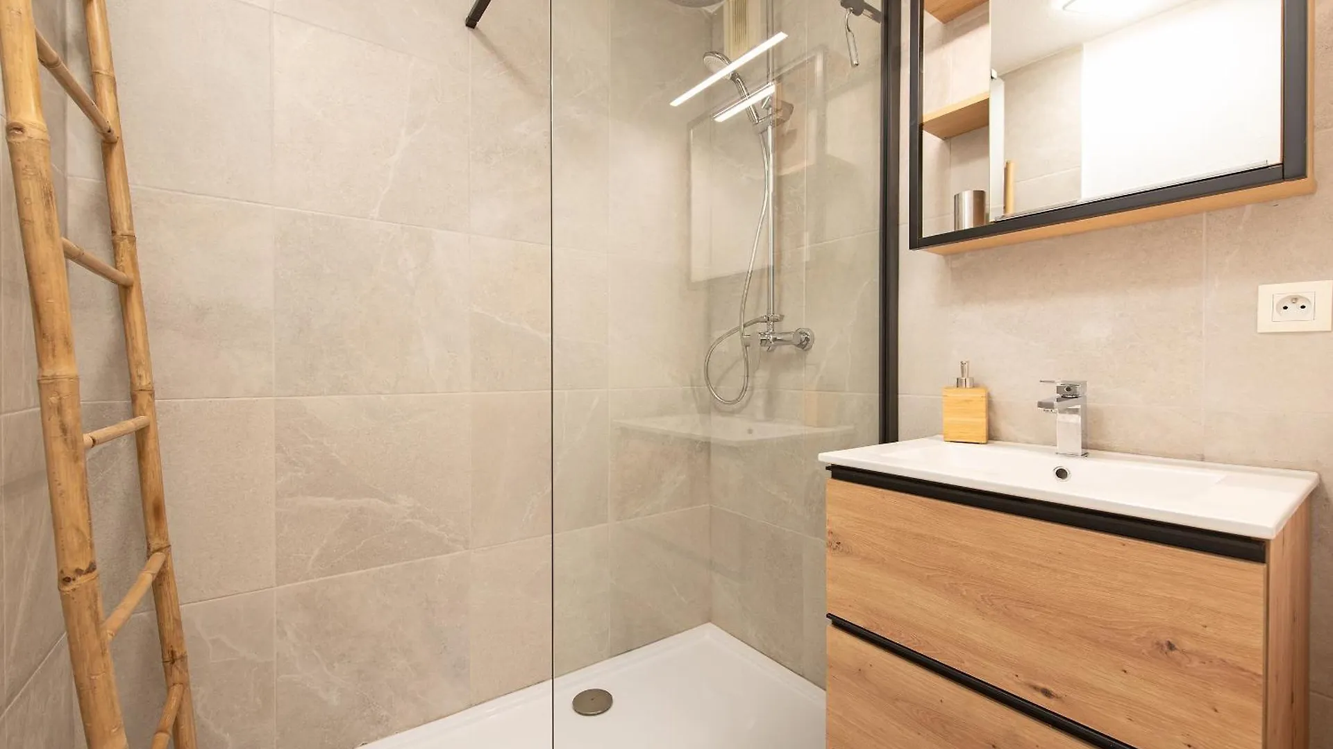 Chic T2 Avec Balcon Et Parking - Zenith, Hippodrome Apartment Toulouse 0*,