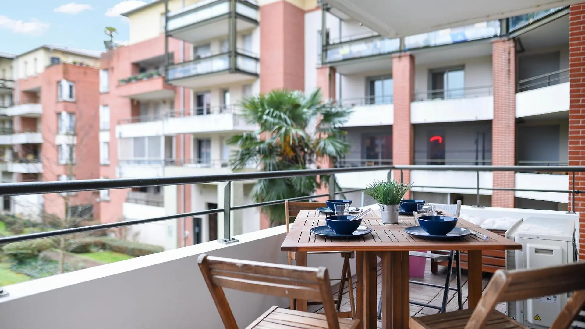 Chic T2 Avec Balcon Et Parking - Zenith, Hippodrome Apartment Toulouse
